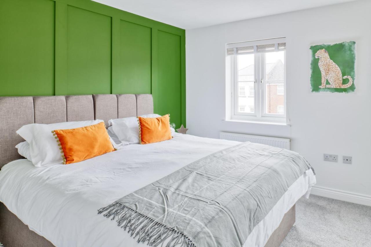 5 Bed House In Gloucester Hucclecote المظهر الخارجي الصورة